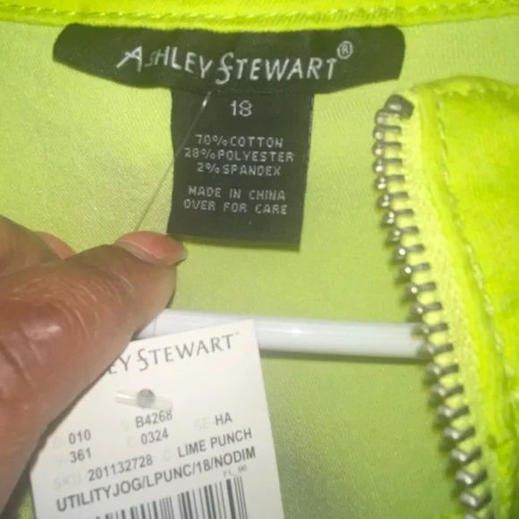 NWT- ASHLEY STEWART PLUS SIZE(18W) LIME GREEN UTILITY JUMPSUIT. - Picture 7 of 7